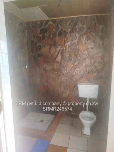 Spacious room to rent in Uplands, Waterfalls 