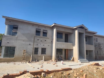 3 Bedroom Flat & Apartment