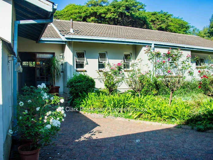 Wonderful Family Home Plus Spacious Cottage (Sole Mandate)