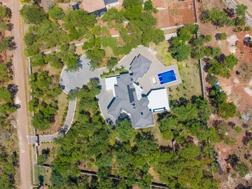 6 Bedroom House