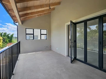 3 Bedroom Flat & Apartment