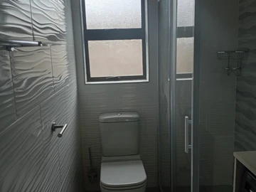 3 Bedroom Flat & Apartment