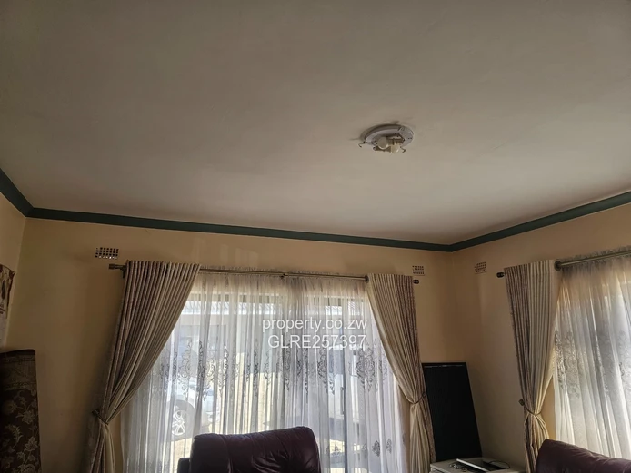 Bright 3-Bed Bluff Hill Home - Modern Kitchen & Borehole