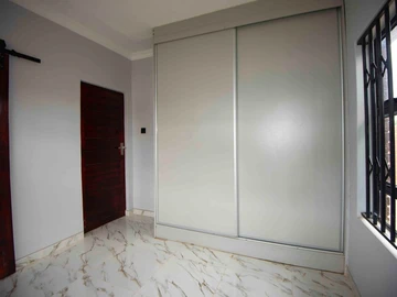 3 Bedroom Flat & Apartment