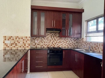 3 Bedroom Flat & Apartment