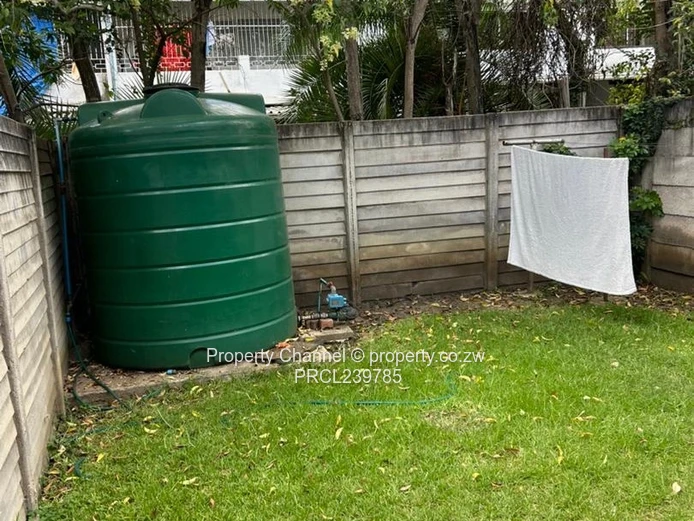 Avondale 2-Bed Garden Flat — Modern Fitted Kitchen & Garden