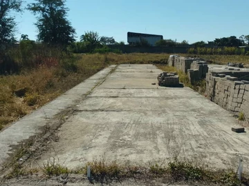 Commercial & Industrial Land