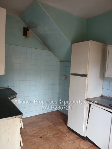 Duplex Investment: 3-Bed Unit with Garage & Deeds in Central Avenues Location