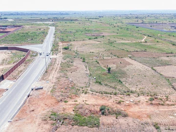 Commercial & Industrial Land