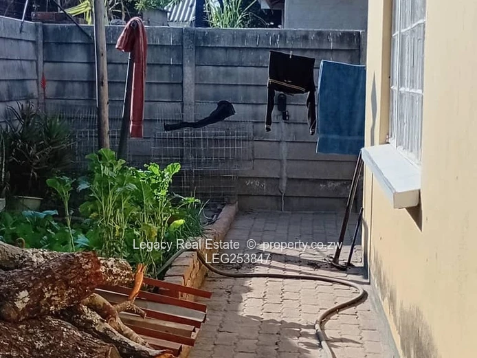 Granary Park 4-Bed Home with Borehole & Modern Kitchen