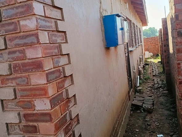 2 Bedroom Flat & Apartment