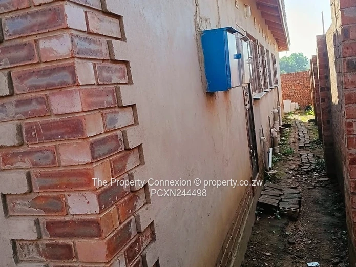 Modern 2-Bedroom Apartment – Whitehouse