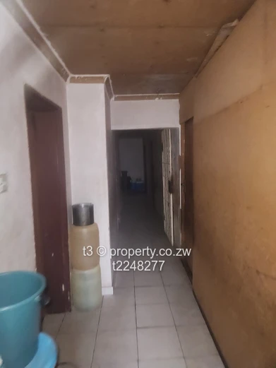 3-Bed Damofalls Home – Tiled Roof & Walled Yard (Sole Mandate)