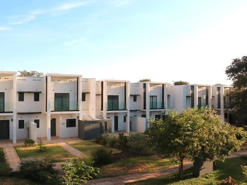 3 Bedroom Flat & Apartment