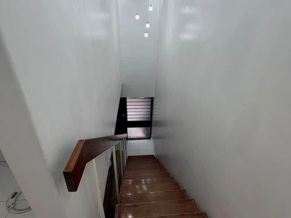 2 Bedroom Flat & Apartment