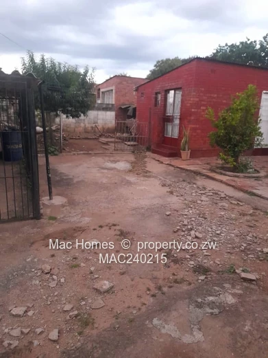 Stunning Semi-Detached House for Sale in Paddonhurst