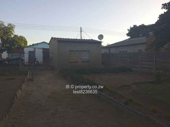 1-Bed Brick Home with Walled Yard & Garden - Zengeza (Sole Mandate)