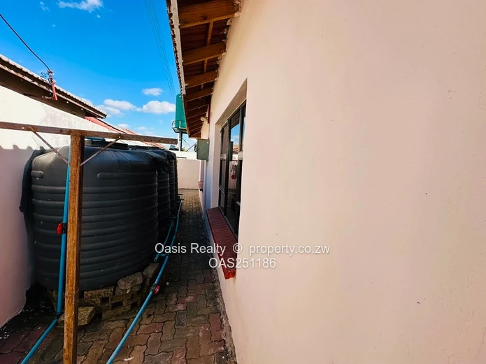 Springvale 5 Bed house For Sale 