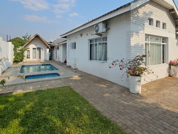 6 Bedroom House