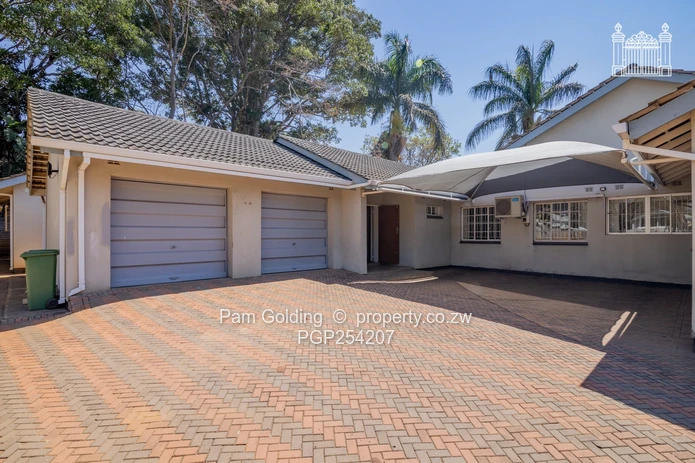 Immaculate Executive Home in Excellent location