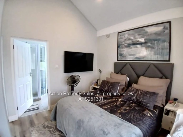 2 Bed Garden Flat For Rent In Avondale! 