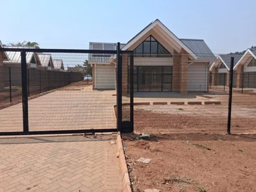 3 Bedroom Flat & Apartment
