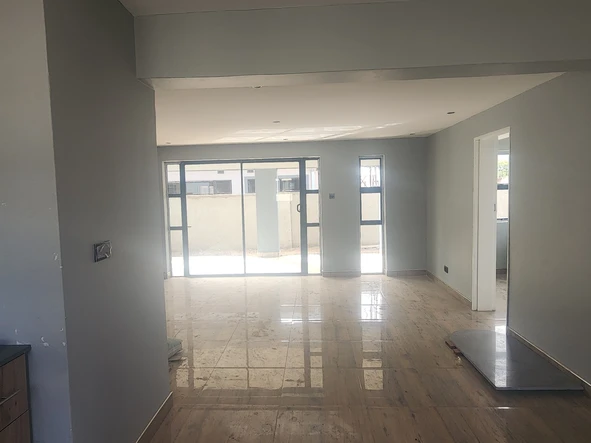 4 Bedroom Flat & Apartment