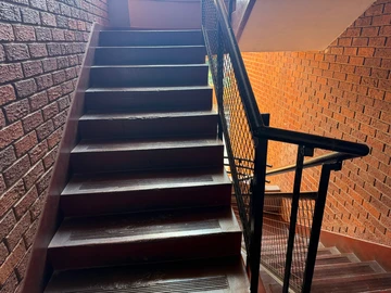 2 Bedroom Flat & Apartment