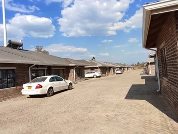 2 Bedroom Flat & Apartment