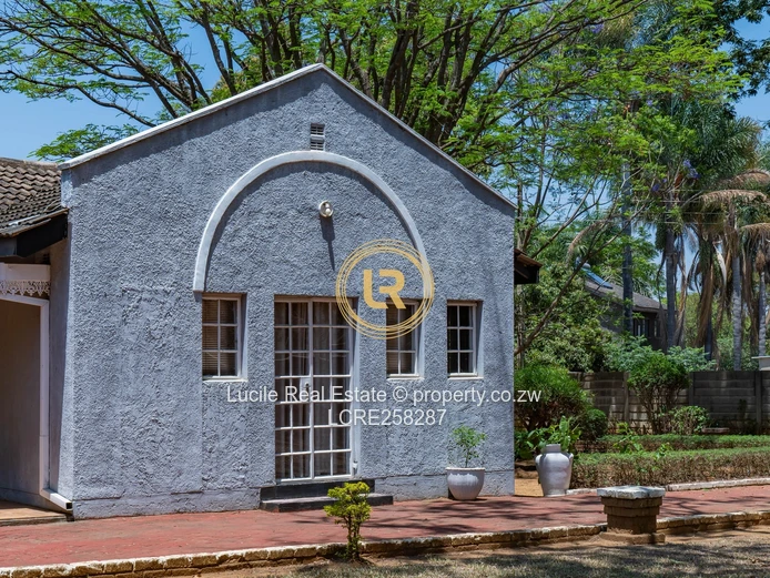 Charming 2-Bedroom Cottage in Borrowdale West – $600 per Month