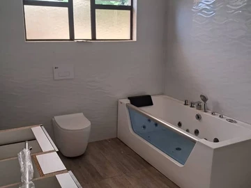 4 Bedroom Flat & Apartment