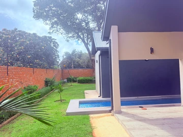 4 Bedroom Flat & Apartment