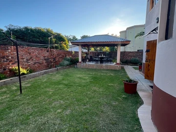 3 Bedroom Flat & Apartment