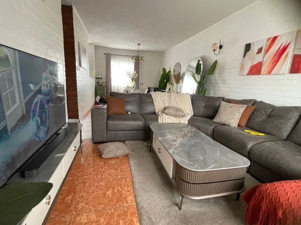 2 Bedroom Flat & Apartment