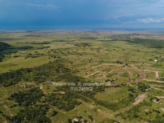 500m² Stand Near Lake Chivero — Gravel Roads