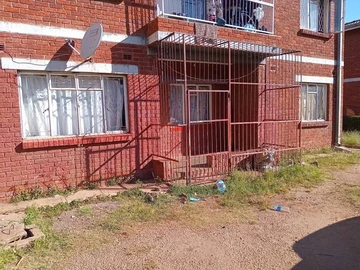  3-Bedroom Flat in for sale in Mabelreign, Harare!