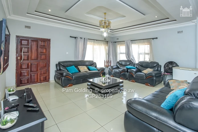 Modern 3-Bedroom Cluster Home!