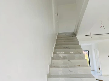 3 Bedroom Flat & Apartment