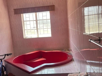 Farm & Agricultural Land