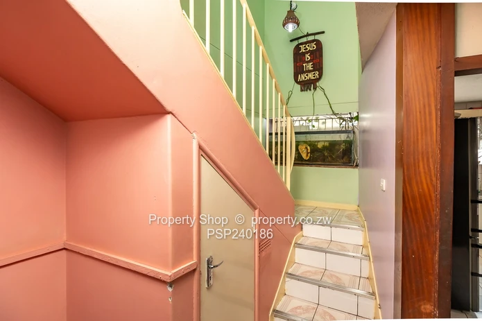 Fully Furnished 3 Bedrooms Garden Flat