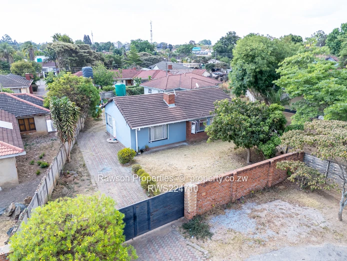 Bluffhill 2 houses on the same yard for sale (Sole Mandate)