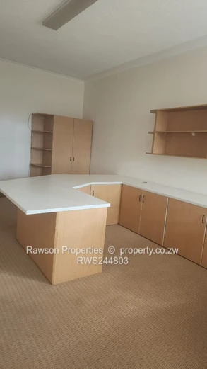 Beautiful 5 Bed House With Prolific Borehole!