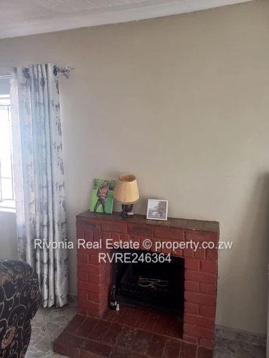 Msasa Park 3-Bed: Fireplace, Bathtub & 420 m²