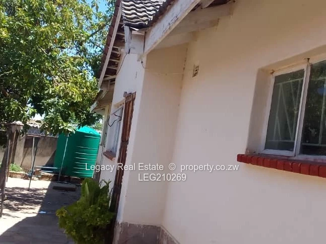 4-Bedroom House for Sale in Mainway Meadows, Harare