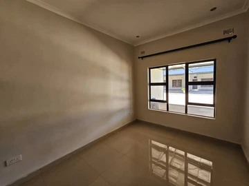 3 Bedroom Flat & Apartment