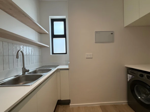 3 Bedroom Flat & Apartment