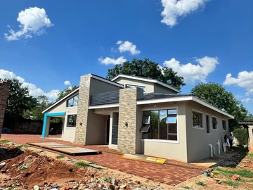 Helensvale Cluster House For Sale 