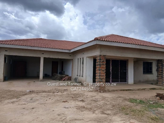 5-Bedroom House For Sale In Golden Heights