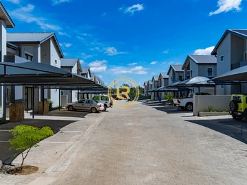 3 Bedroom Flat & Apartment
