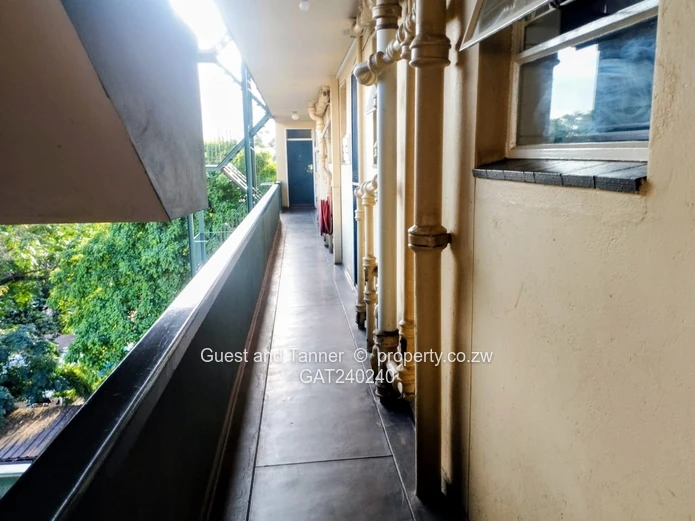 Avenues 1 bedroomed Flat in a Well Maintained Block - Pinebanks (Sole Mandate)